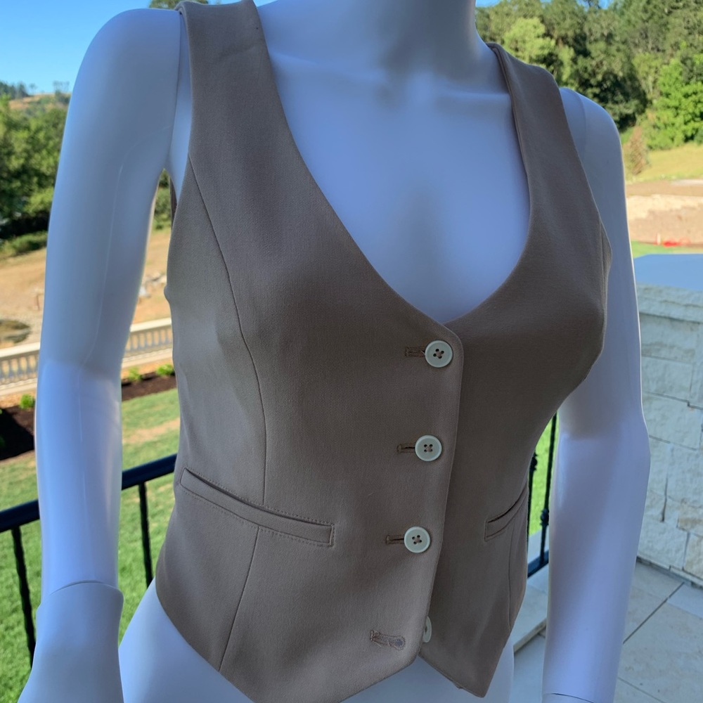 Aritzia Wilfred Desire Vest in Camel